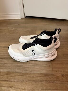 On Running Cloudnova X Sneakers in White & Black size 8.5